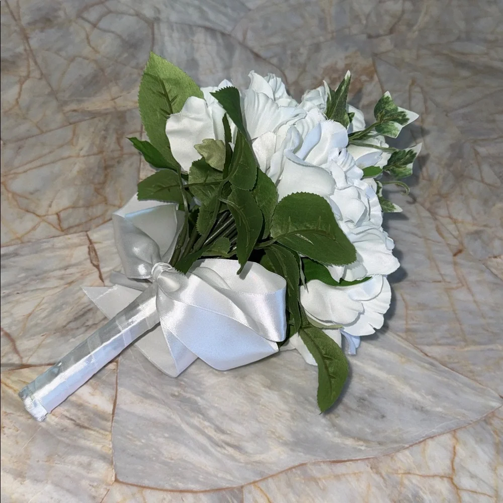 Elegant‎ White Rose Bouquet